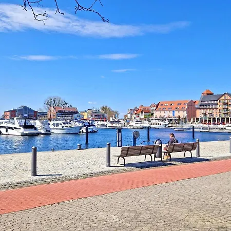 Am Yachthafen Waren Muritz 11270 * Waren (Mueritz)